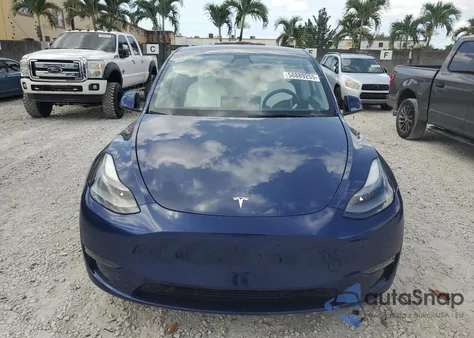2022 Tesla Model Y z USA, uszkodzony, nr VIN 7SAYGDEF8NF465334